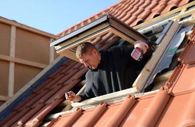 Pose de fenêtres de toit Velux à Rompon